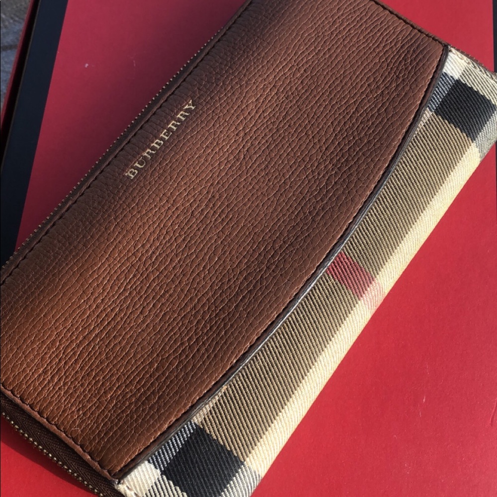 Burberry house check sartorial leather wallet